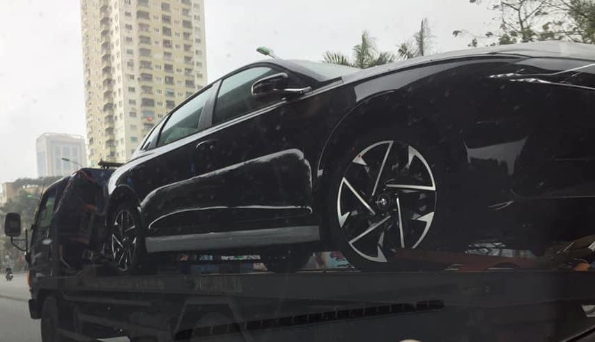 'Xế Lạ' Hyundai Grandeur 2021 đầu tiên đặt chân đến Việt Nam