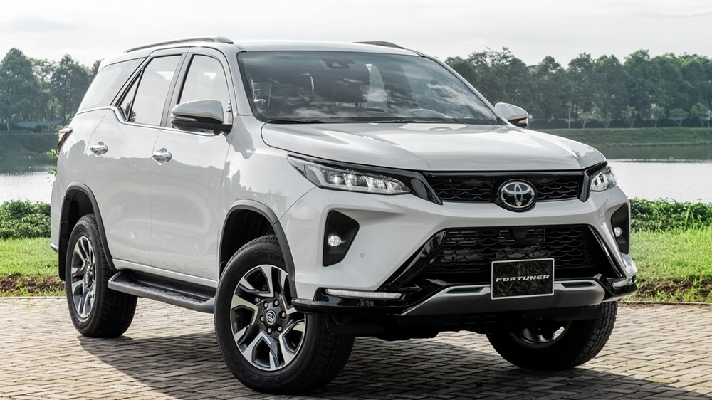 Toyota Fortuner 2022 ra mắt, giá tăng 19-53 triệu đồng