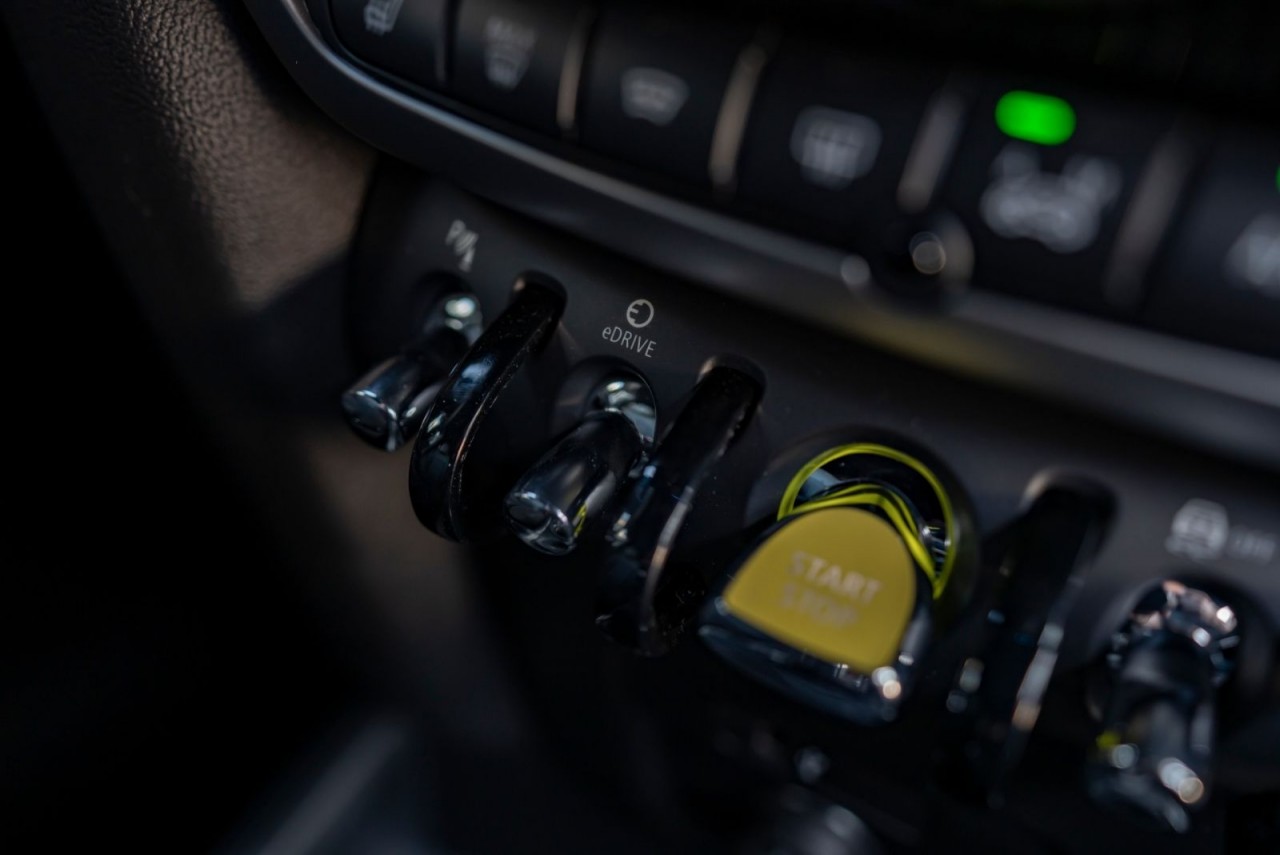 MINI Countryman mới ra mắt tại Việt Nam, giá 2,439 tỷ đồng