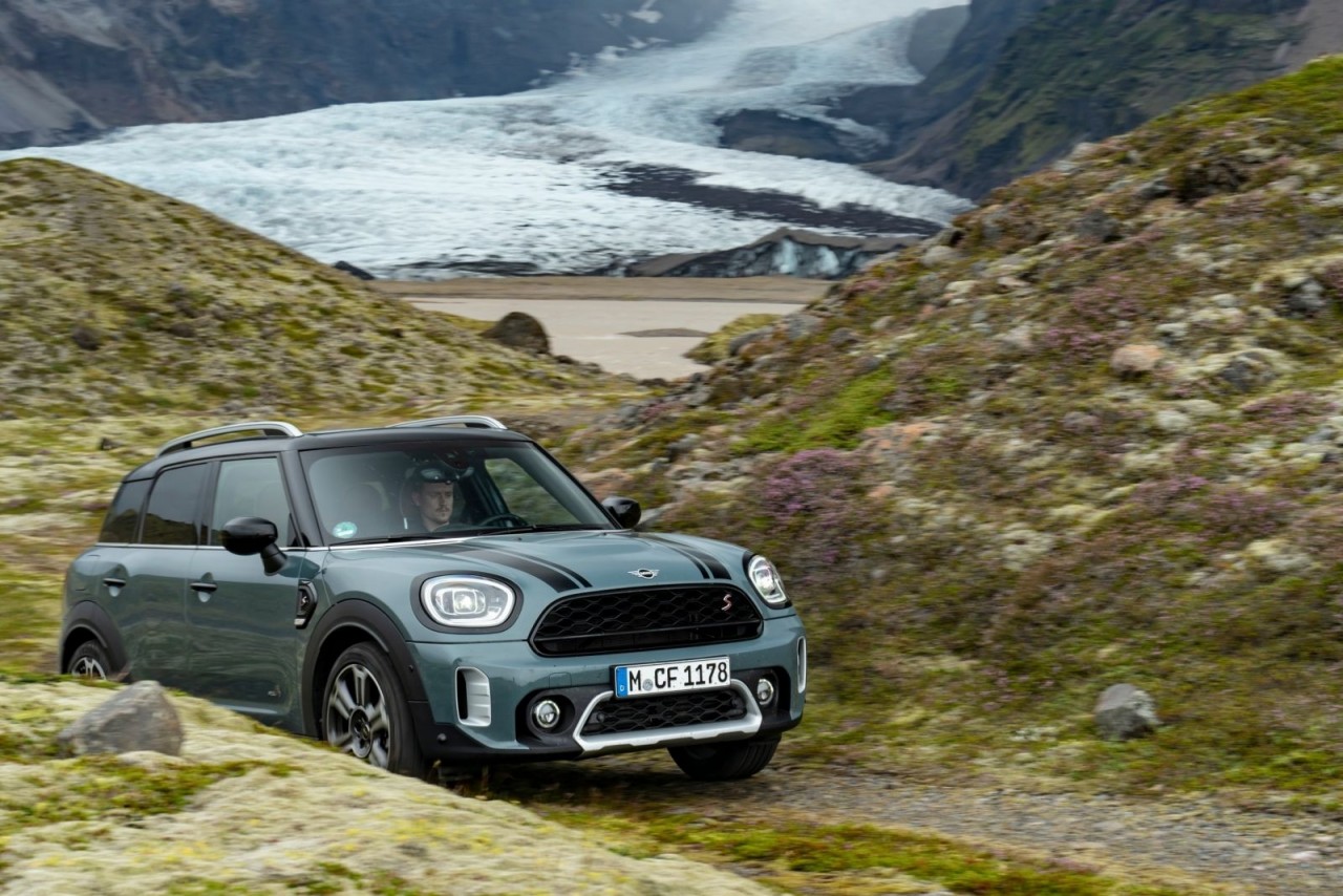 MINI Countryman mới ra mắt tại Việt Nam, giá 2,439 tỷ đồng MINI Countryman mới ra mắt tại Việt Nam, giá 2,439 tỷ đồng
