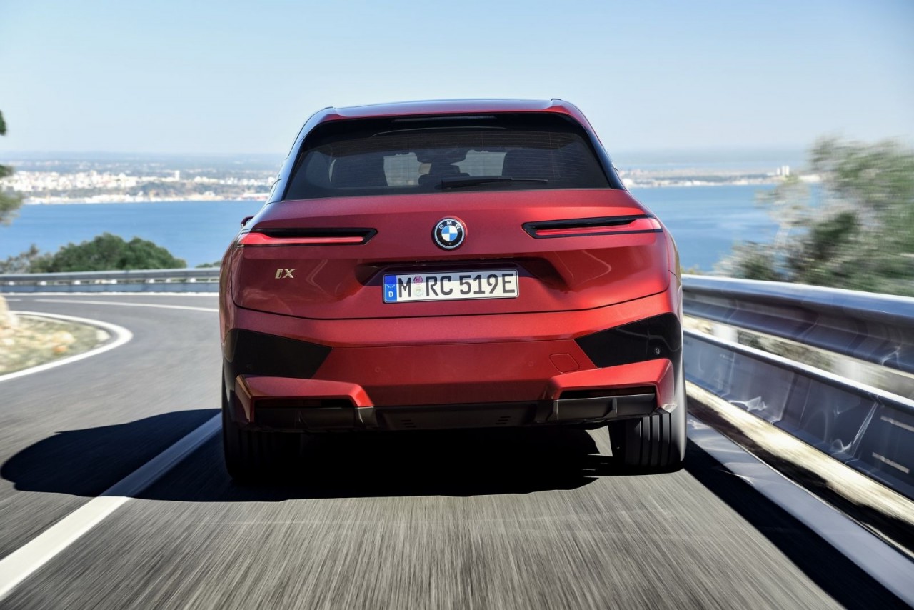 BMW iX 2022 ra mắt vào cuối năm nay