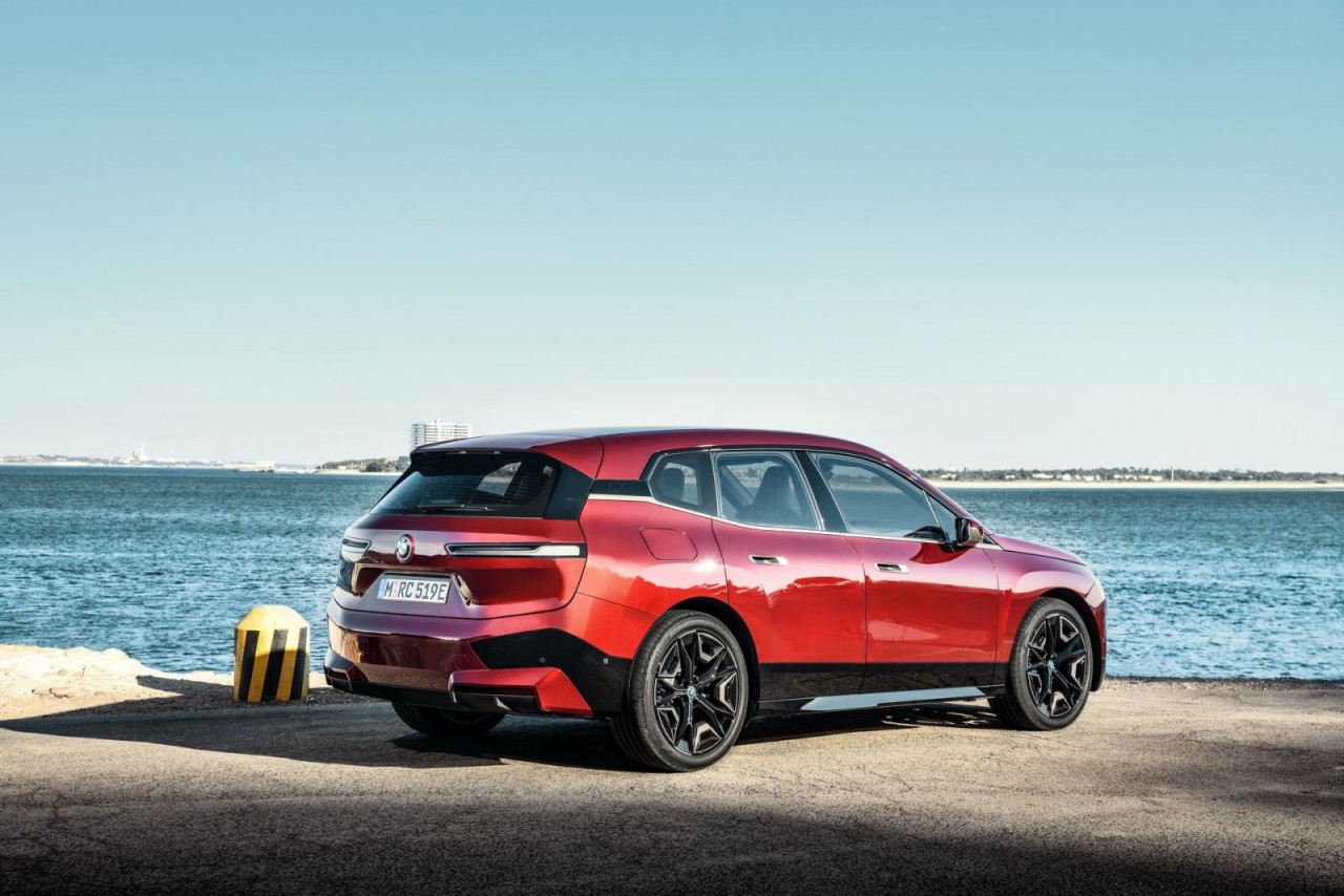 BMW iX 2022 ra mắt vào cuối năm nay