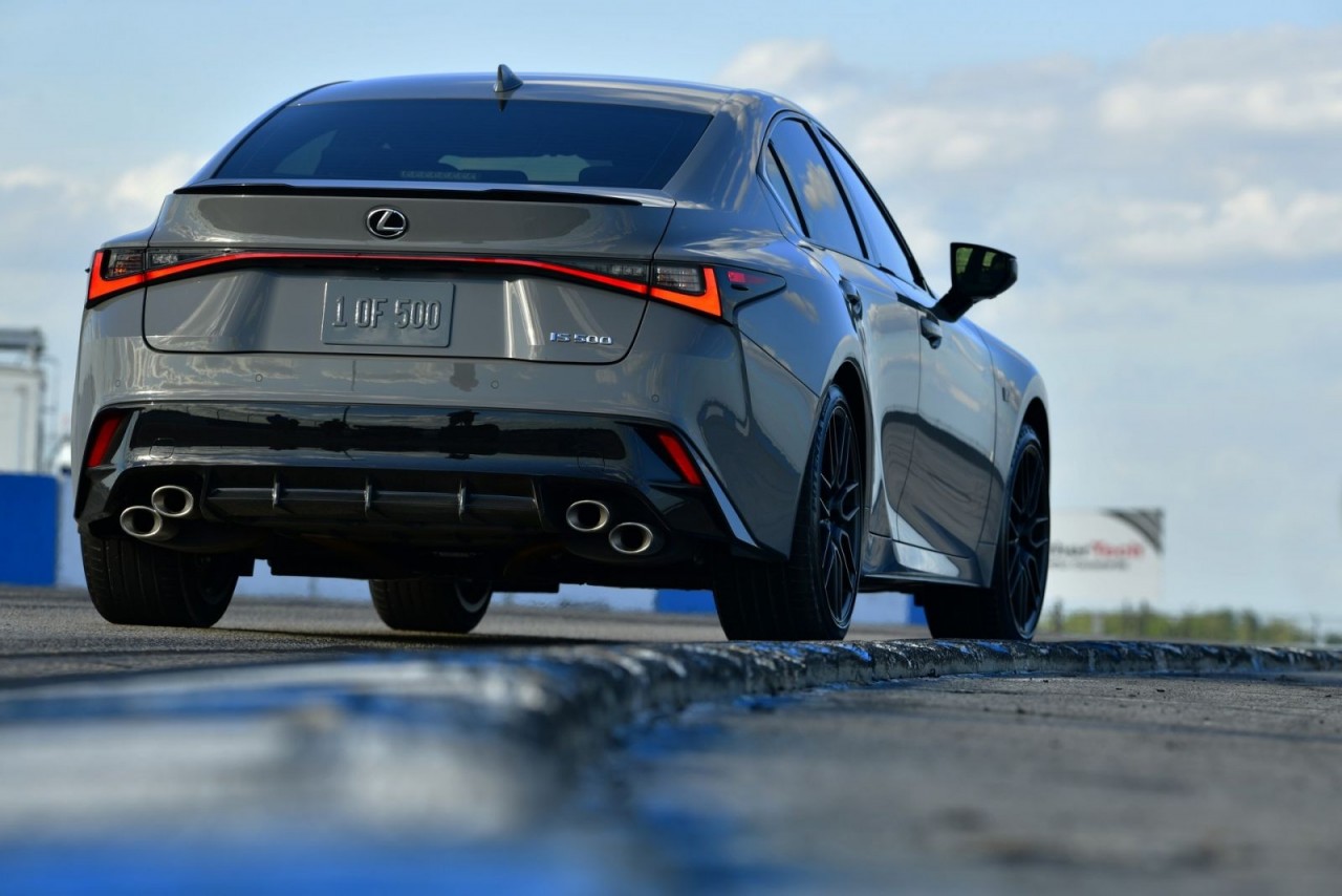Lexus IS 500 Launch Edition 2022 bản đặc biệt giới hạn 500 chiếc