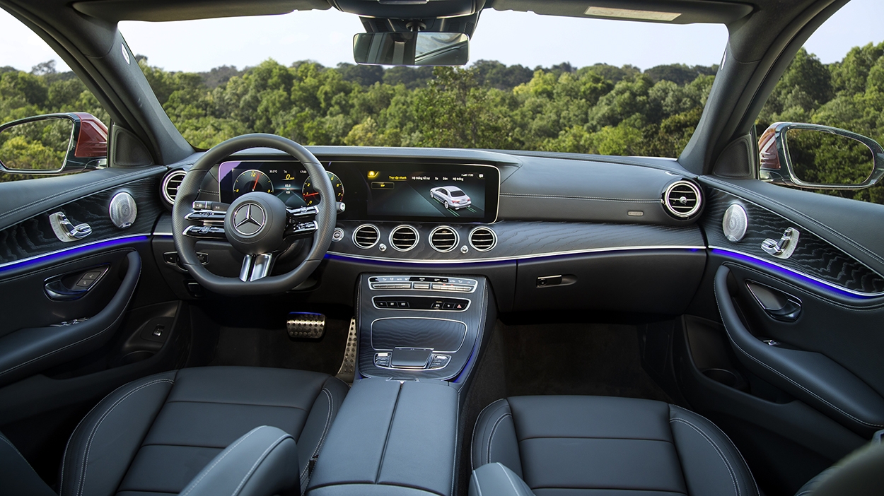 Mercedes-Benz E-Class phiên bản nâng cấp có giá 2,31 tỷ đồng