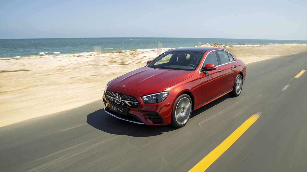 Mercedes-Benz E-Class phiên bản nâng cấp có giá 2,31 tỷ đồng