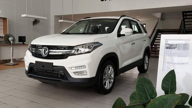 Xe Trung Quốc Dongfeng Glory 560 về Việt Nam giá chỉ 559 triệu đồng