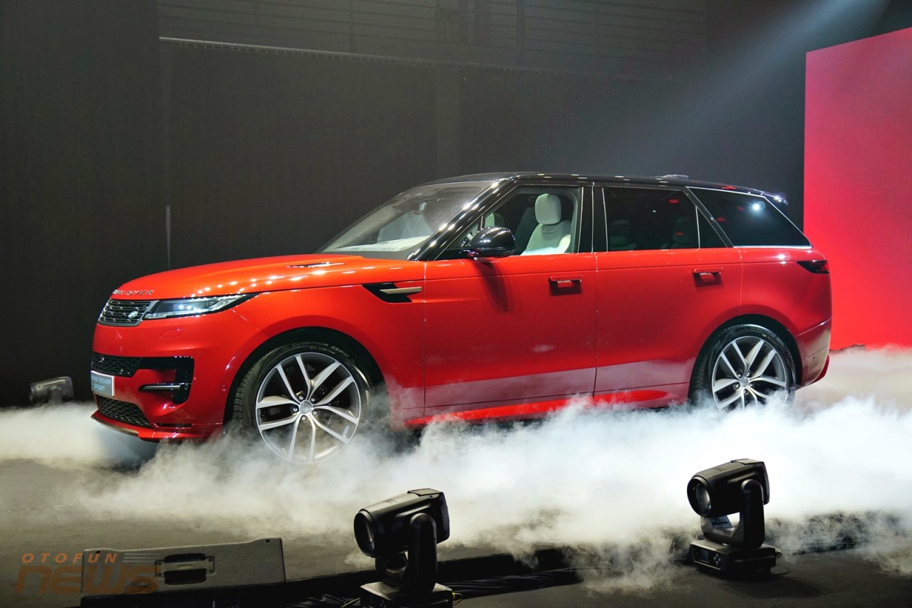 Range Rover Sport thế hệ mới ra mắt tại Việt Nam, giá từ 7,3 tỷ đồng Range Rover Sport thế hệ mới ra mắt tại Việt Nam, giá từ 7,3 tỷ đồng