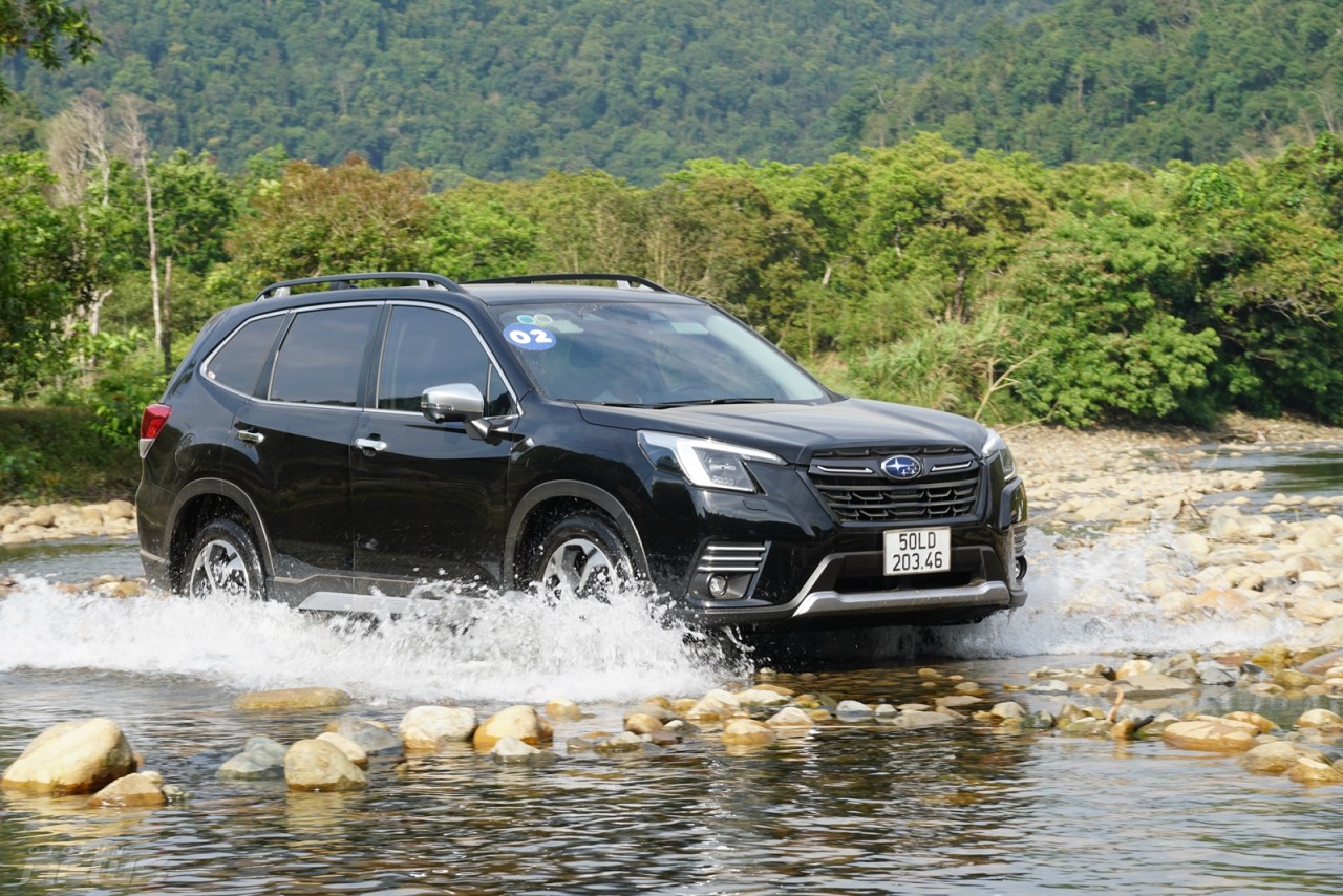 Subaru Forester giảm giá 200 triệu đồng 'dọn kho' xe VIN 2024