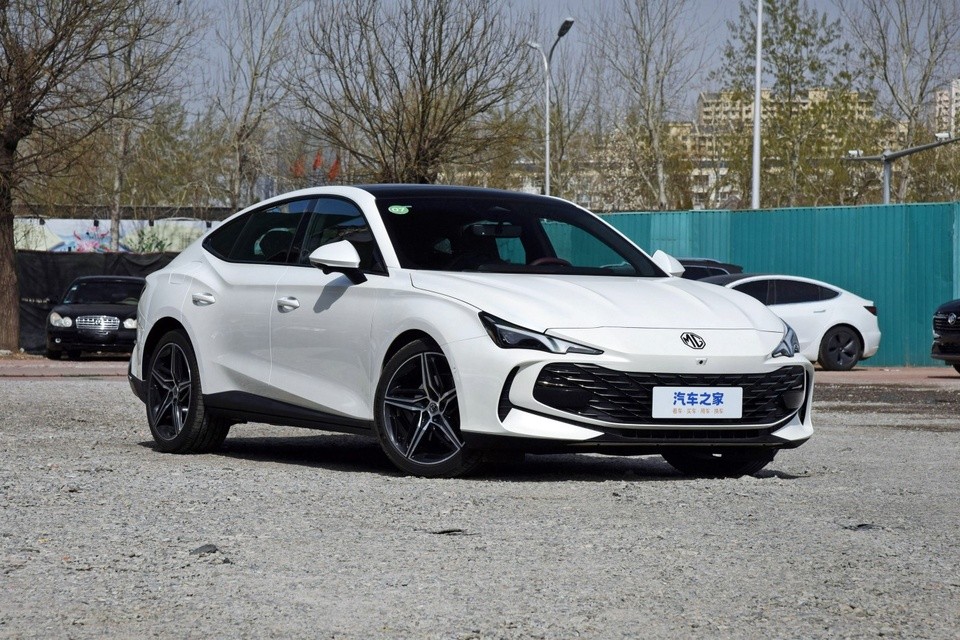 MG7 2023 chính thức ra mắt với giá quy đổi chỉ 405 triệu đồng