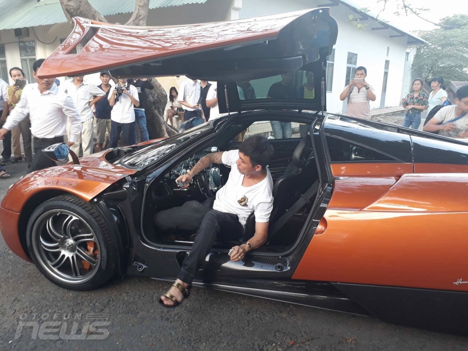 Siêu xe sieu xe than gio pagani huayra chinh thuc lan banh tai sai gon