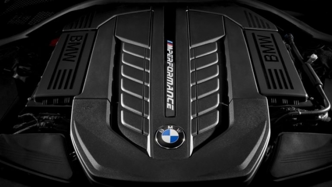 BMW vẫn sử dụng động cơ V12 cho đến năm 2023