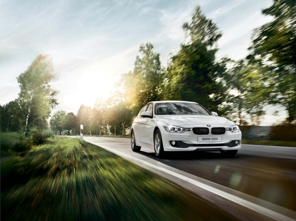 bmw khuyen mai 50 thue truoc ba dip le 304