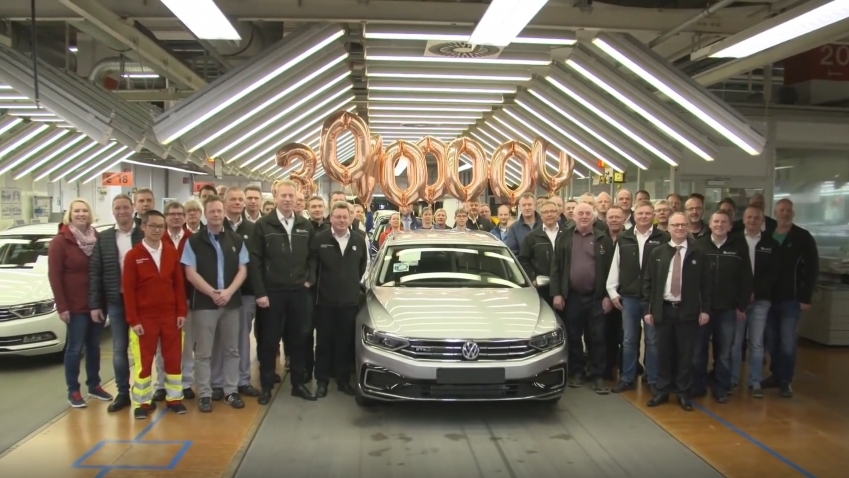 Volkswagen Passat thứ 30 triệu xuất xưởng