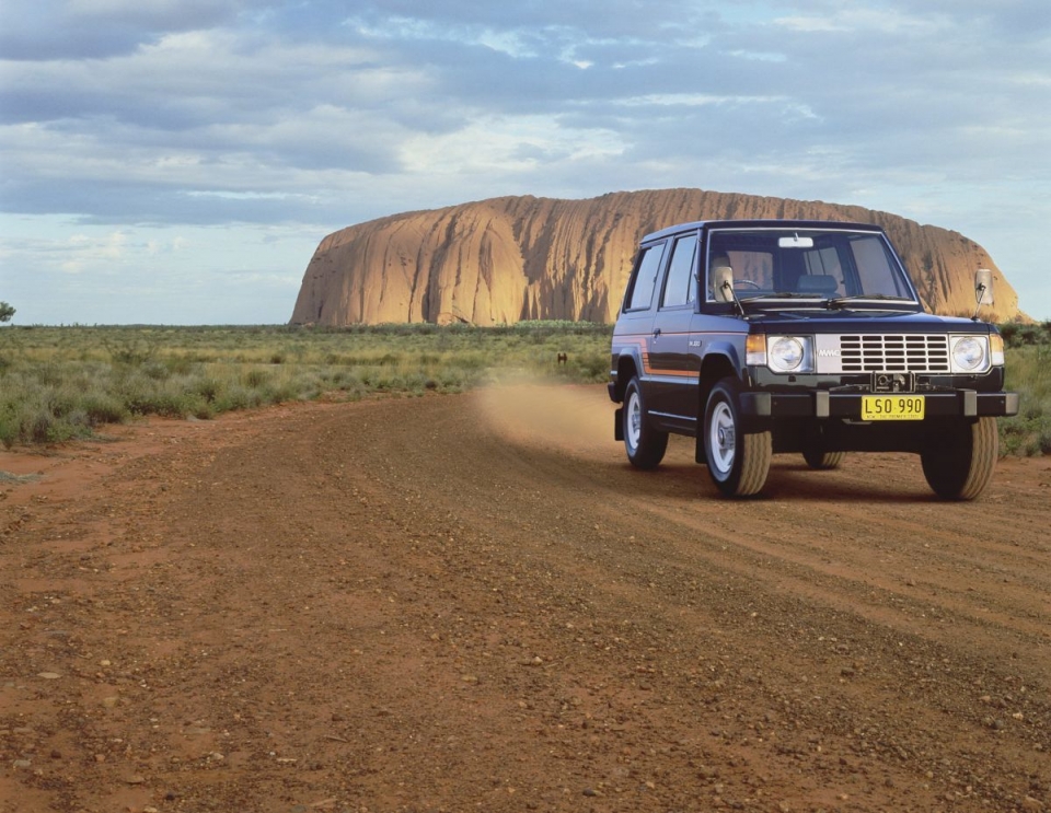 mitsubishi pajero end game voi phien ban dac biet chi 700 xe