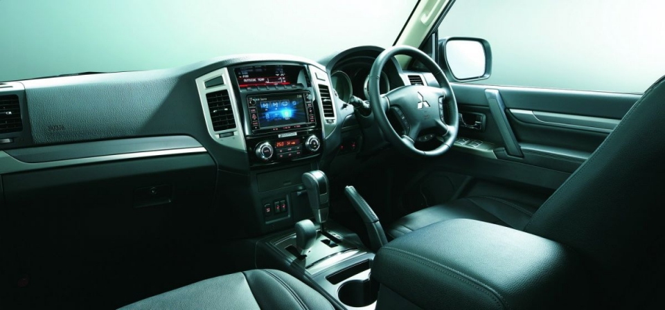 mitsubishi pajero end game voi phien ban dac biet chi 700 xe