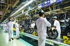 Thị trường xe máy Việt Nam tăng mạnh, xe xăng vẫn dẫn dắt nhưng xe điện tạo áp lực mới