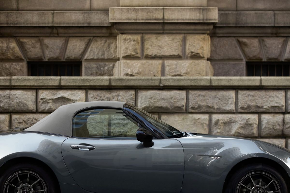 mazda mx 5 phien ban dac biet r sport gioi han chi 150 chiec