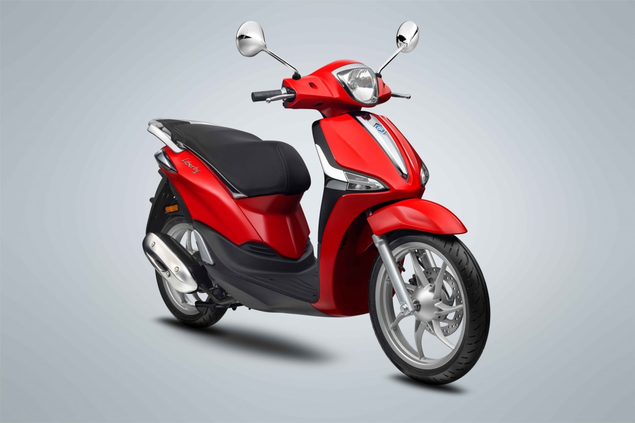 piaggio ra mat ra mat liberty 50cc voi gia 399 trieu dong