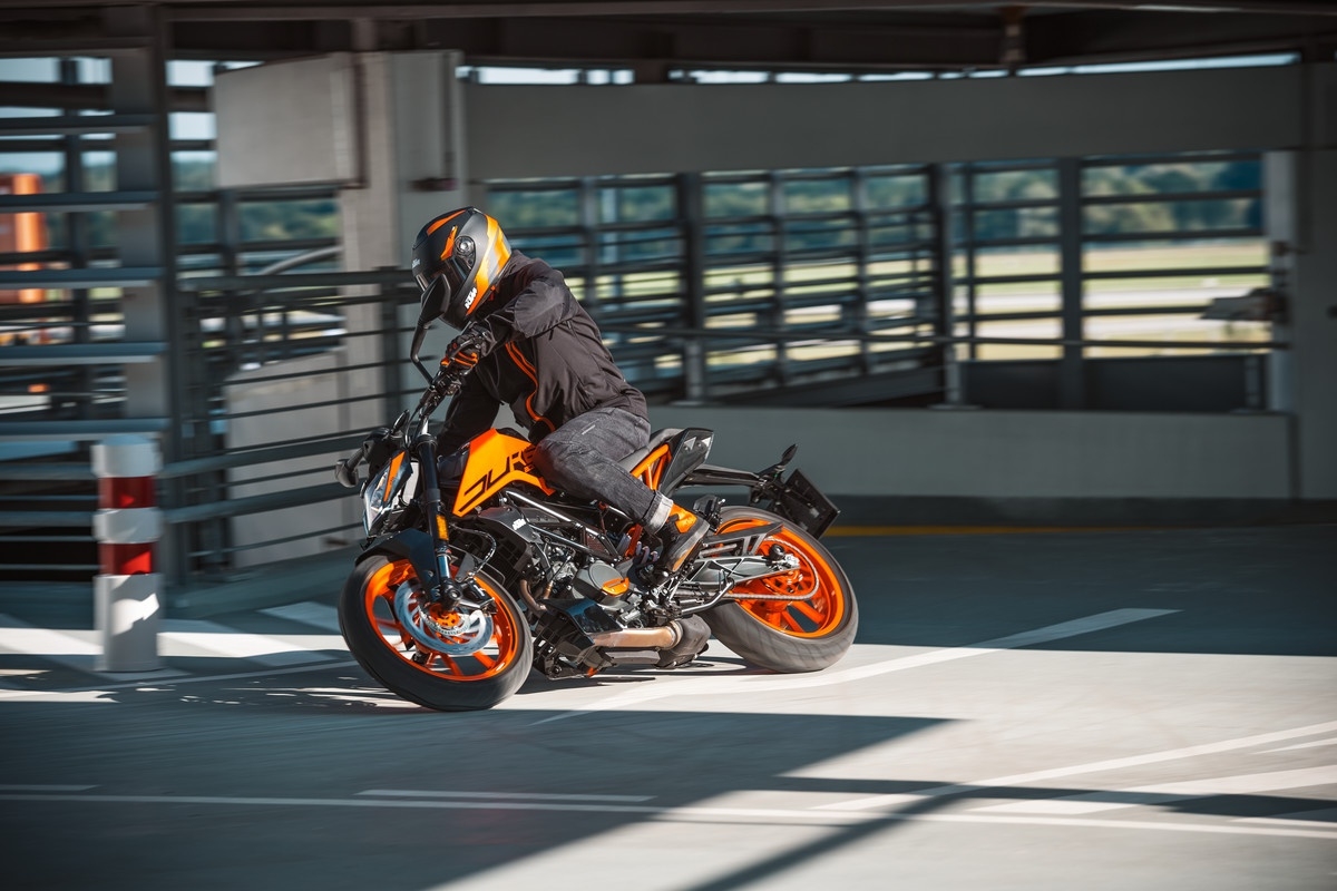 KTM 200 Duke 2021 ra mắt tại Malaysia, chuẩn bị về Việt Nam