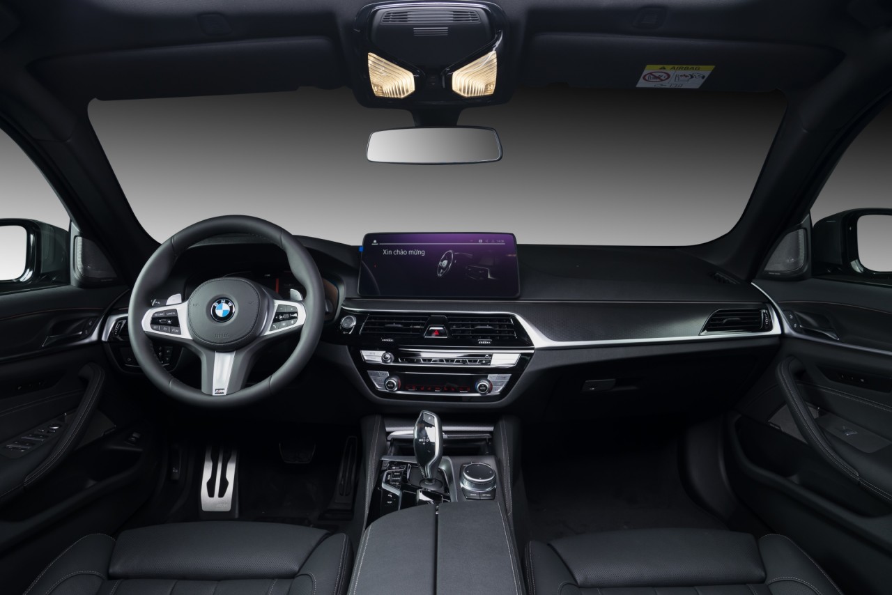 BMW 5 Series mới ra mắt, thêm gói M Sport có giá từ 2,5 tỷ đồng