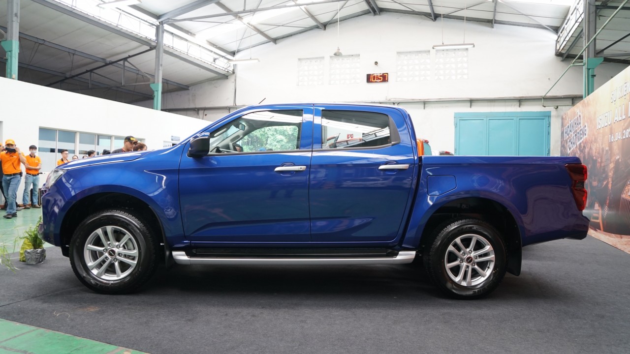 Isuzu D-max 2021 ra mắt tại Việt Nam với giá từ 630 triệu đồng Isuzu D-max 2021 ra mắt tại Việt Nam với giá từ 630 triệu đồng