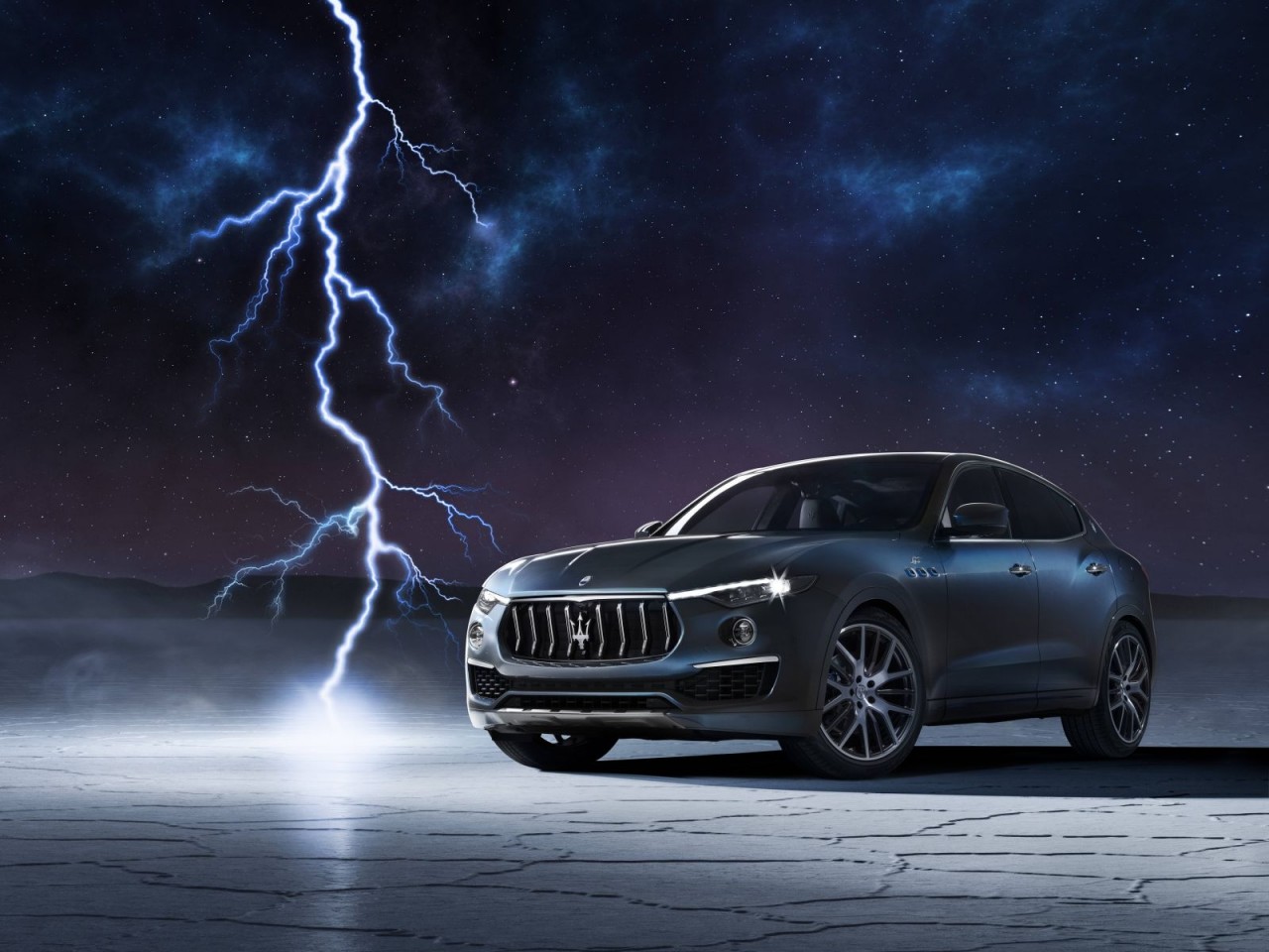 Maserati ra mắt mẫu SUV Hybrid đầu tiên