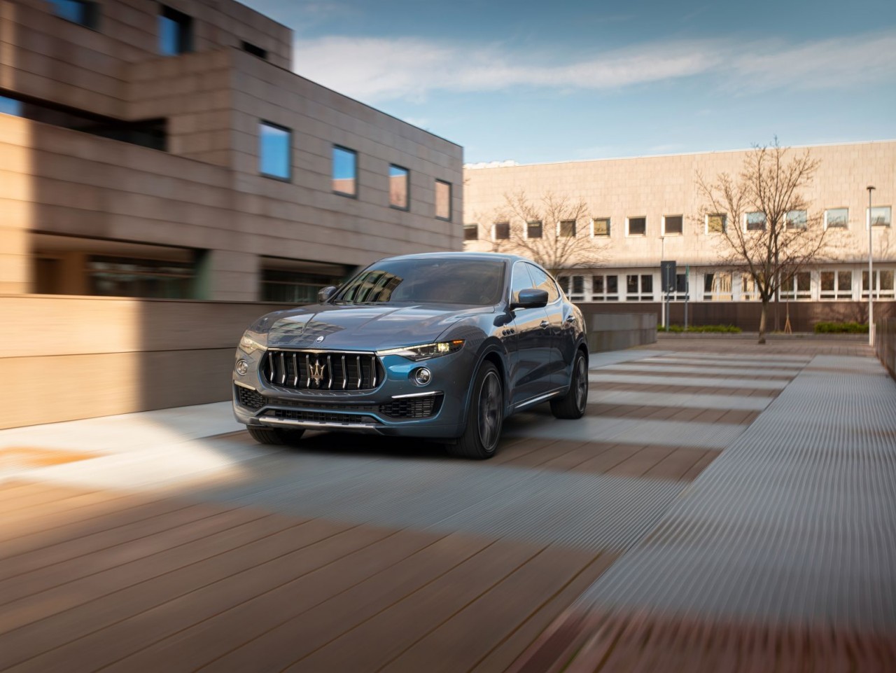 Maserati ra mắt mẫu SUV Hybrid đầu tiên