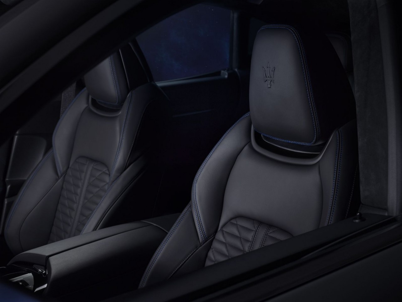 Maserati ra mắt mẫu SUV Hybrid đầu tiên