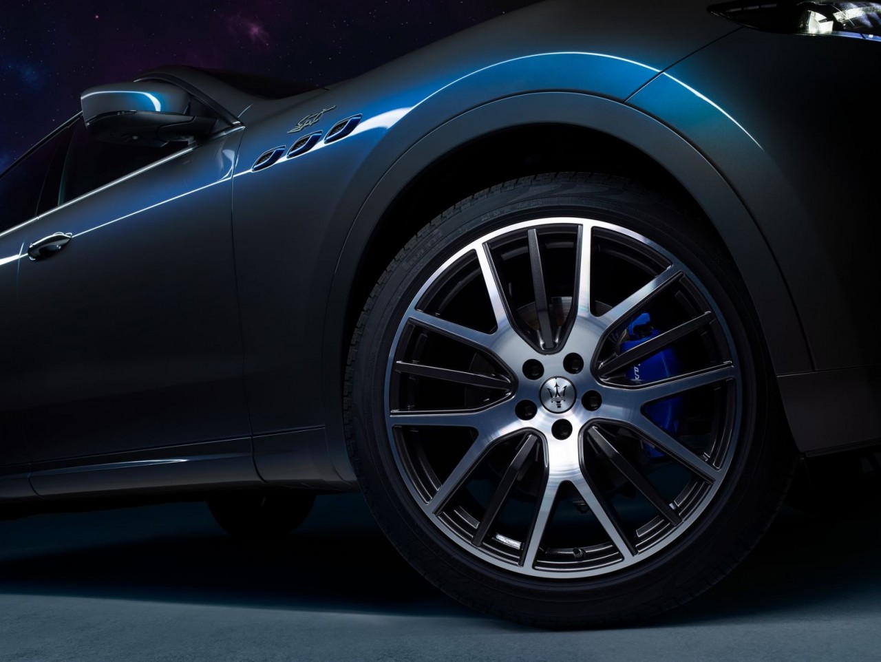 Maserati ra mắt mẫu SUV Hybrid đầu tiên