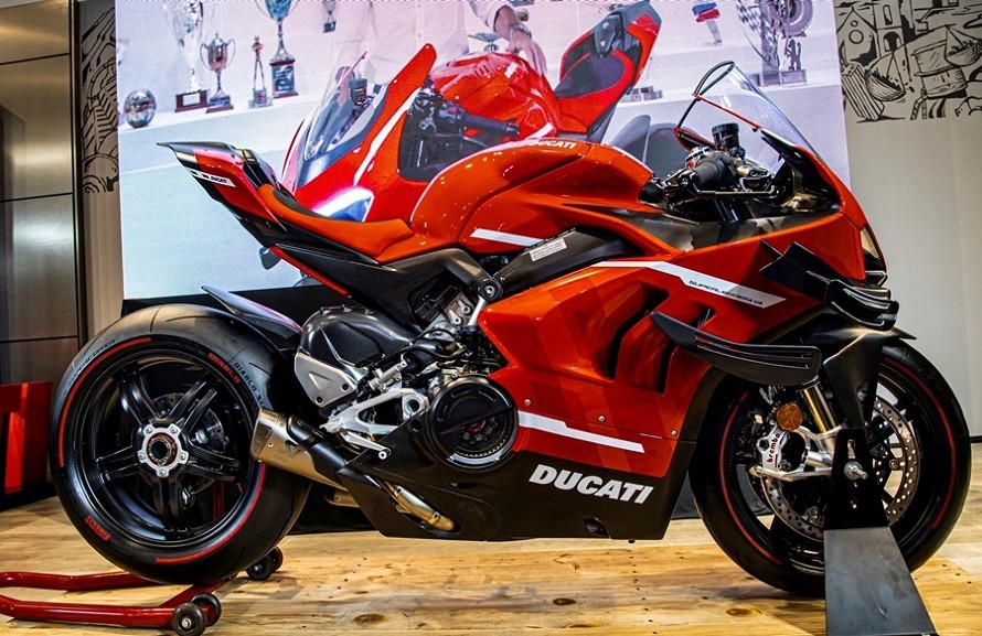 Minh Nhựa 'tậu' Ducati Superleggera V4 độc nhất Việt Nam với giá gần 6 tỷ đồng