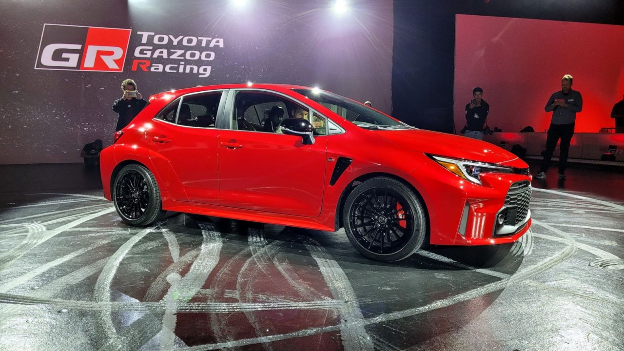 Toyota ra mắt GR Corolla 2023, công suất 300 mã lực