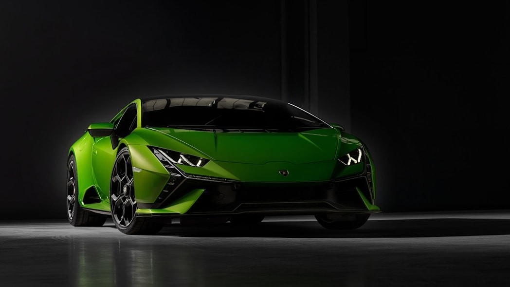 Lamborghini Huracan Tecnica ra mắt, công suất 631 mã lực