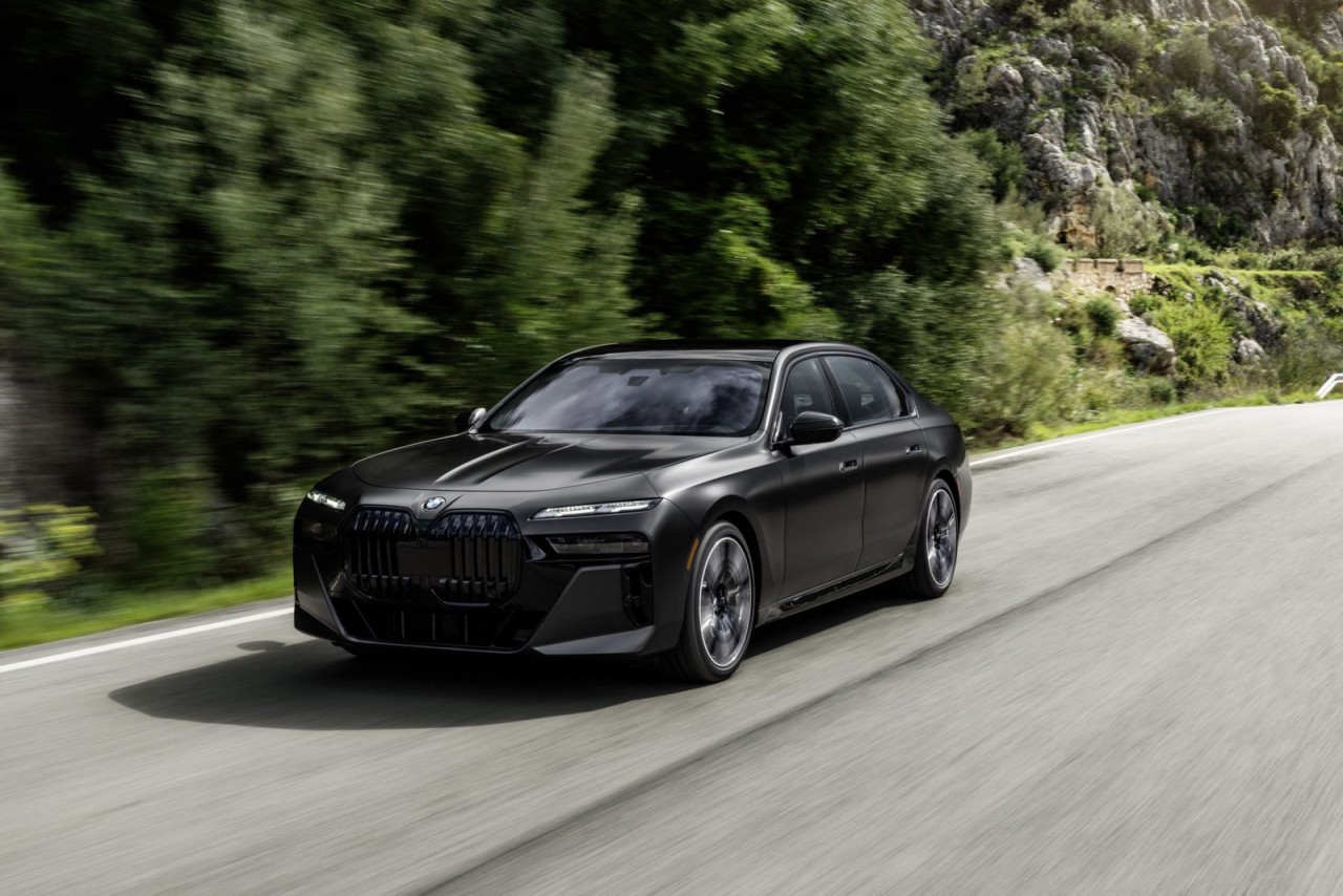 BMW 7-Series 2023 ra mắt, thay đổi toàn diện từ trong ra ngoài