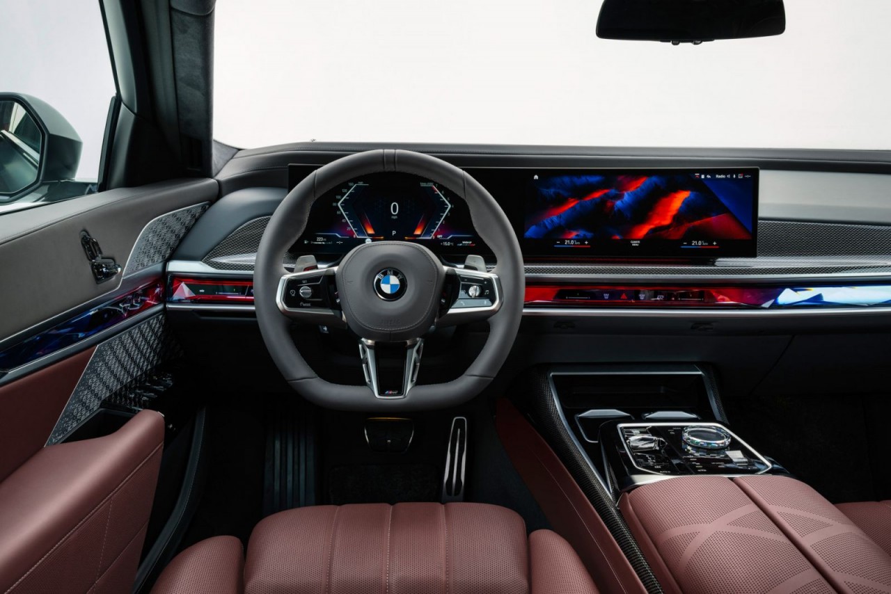 BMW 7-Series 2023 ra mắt, thay đổi toàn diện từ trong ra ngoài