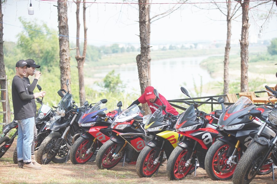 Hành trình Tây Nguyên cùng Aprilia và Moto Guzzi Hành trình Tây Nguyên cùng Aprilia và Moto Guzzi