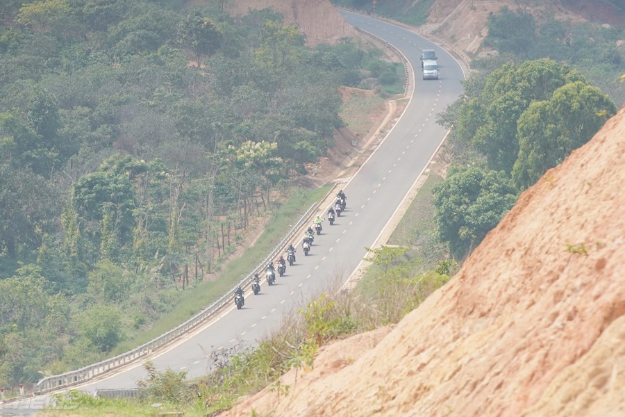 Hành trình Tây Nguyên cùng Aprilia và Moto Guzzi