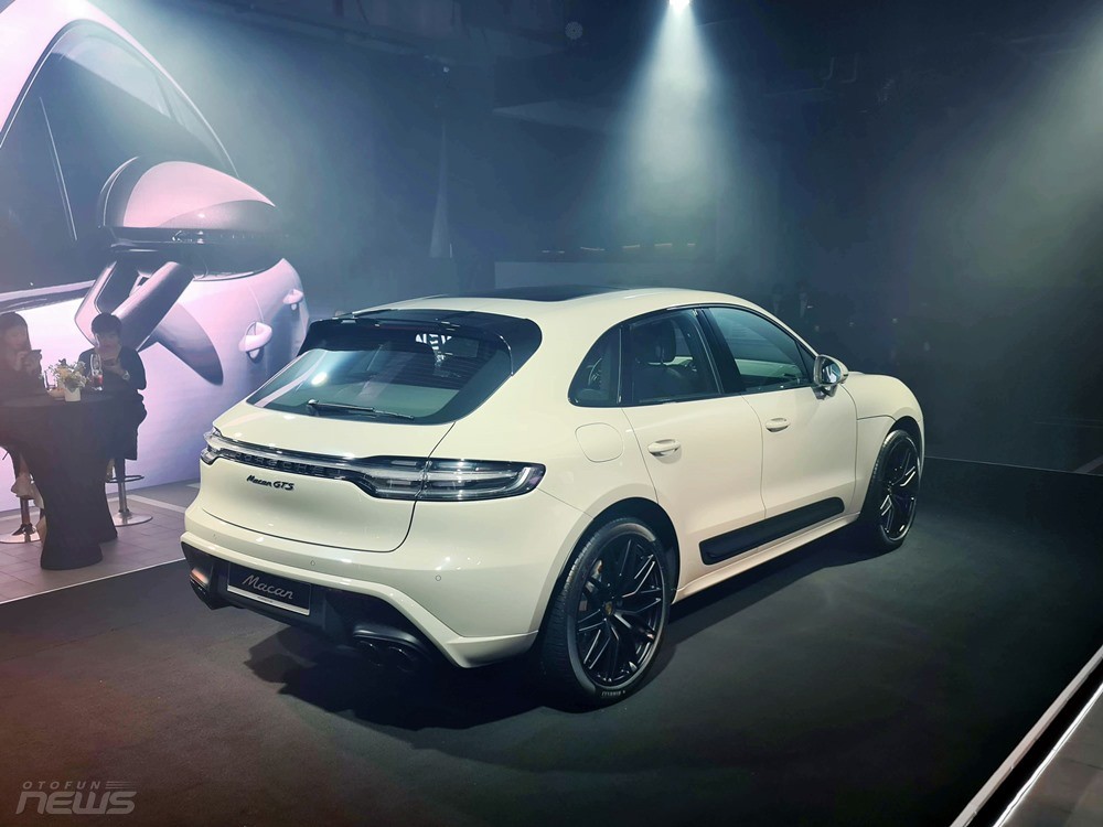 Porsche Macan ra mắt, giá từ 2,99 tỷ đồng và chưa bao gồm option