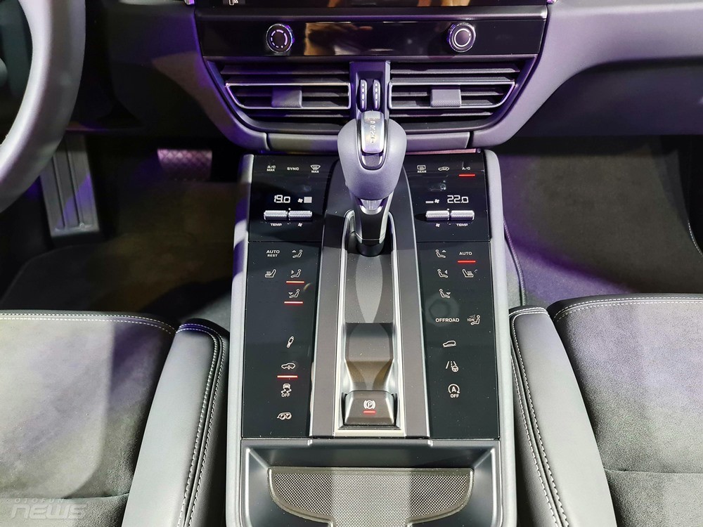 Porsche Macan ra mắt, giá từ 2,99 tỷ đồng và chưa bao gồm option