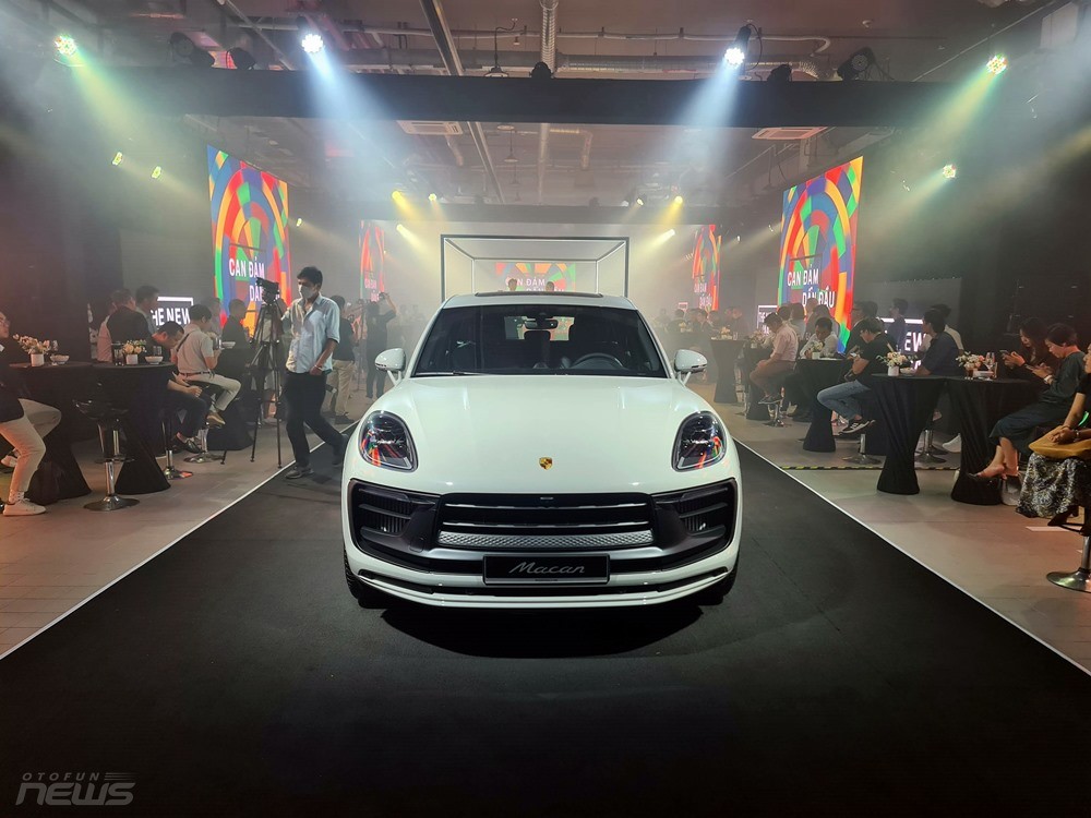 Porsche Macan ra mắt, giá từ 2,99 tỷ đồng và chưa bao gồm option