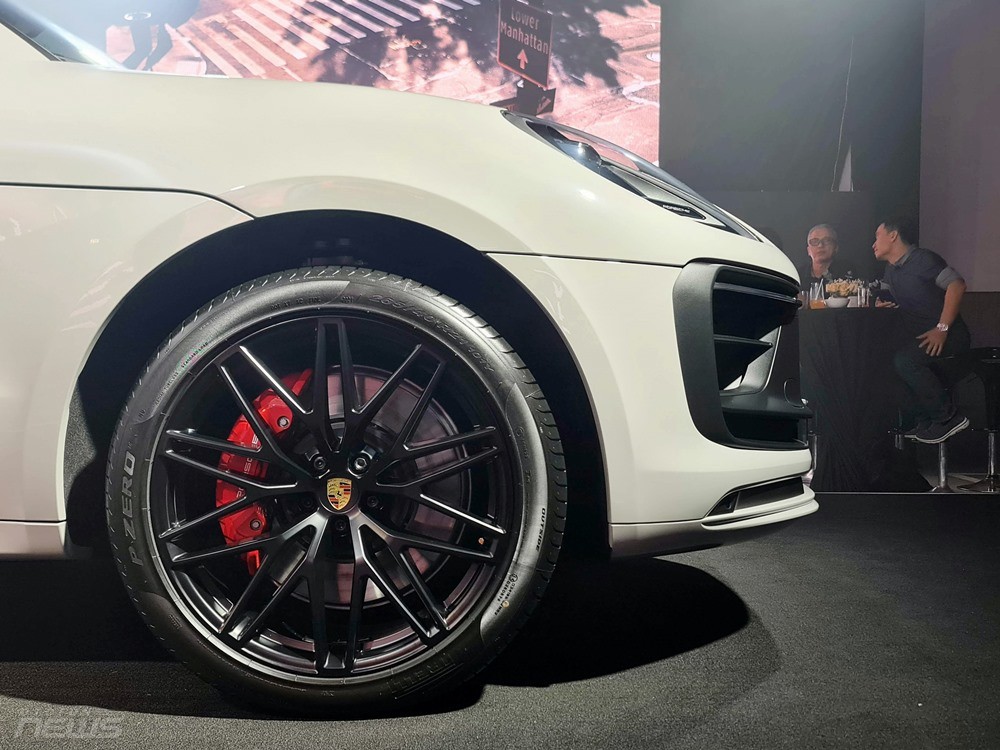 Porsche Macan ra mắt, giá từ 2,99 tỷ đồng và chưa bao gồm option