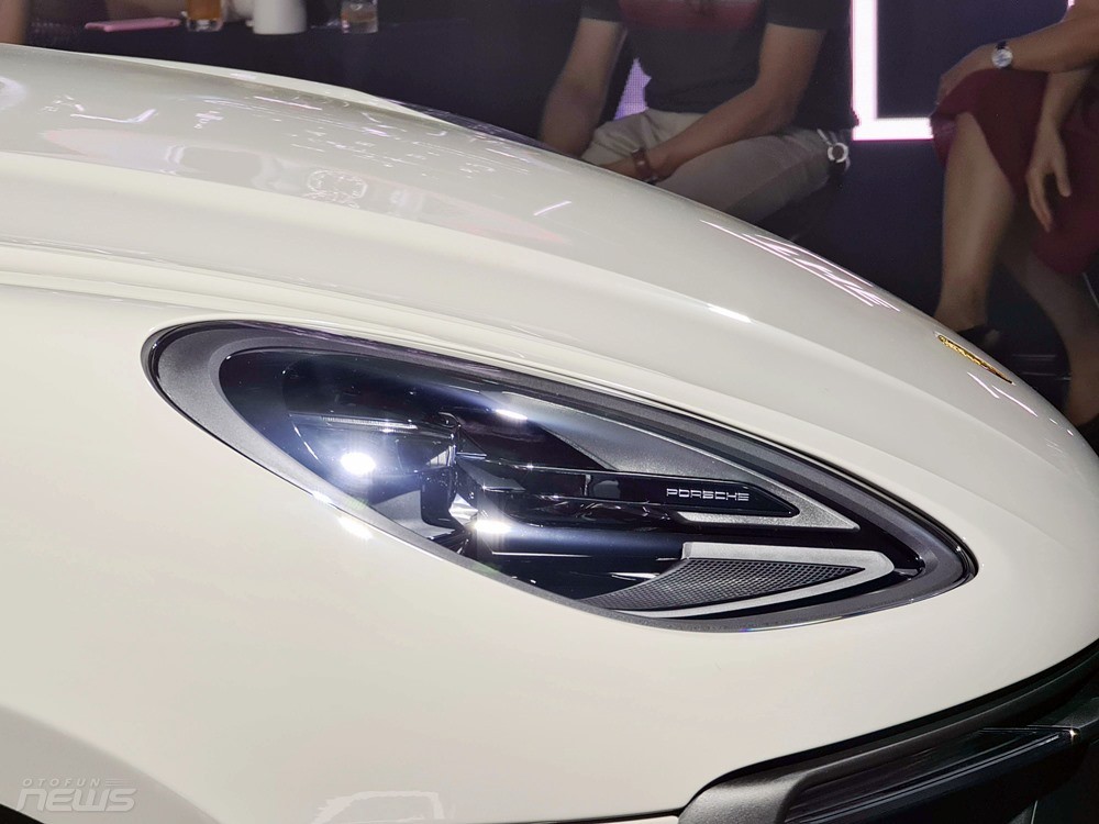 Porsche Macan ra mắt, giá từ 2,99 tỷ đồng và chưa bao gồm option
