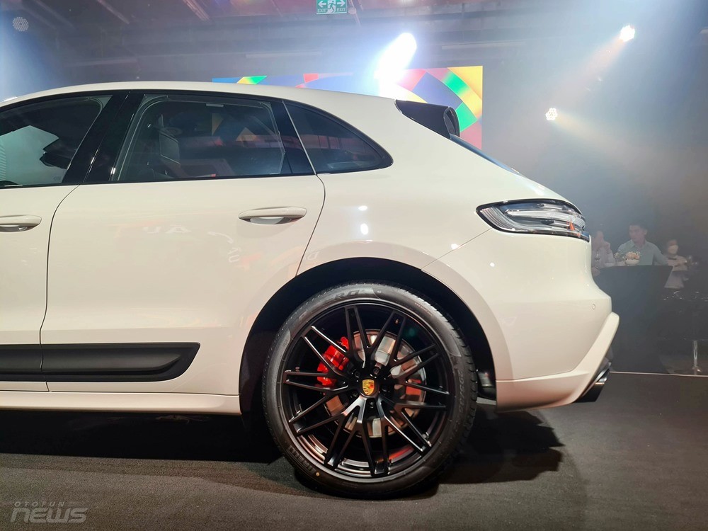 Porsche Macan ra mắt, giá từ 2,99 tỷ đồng
