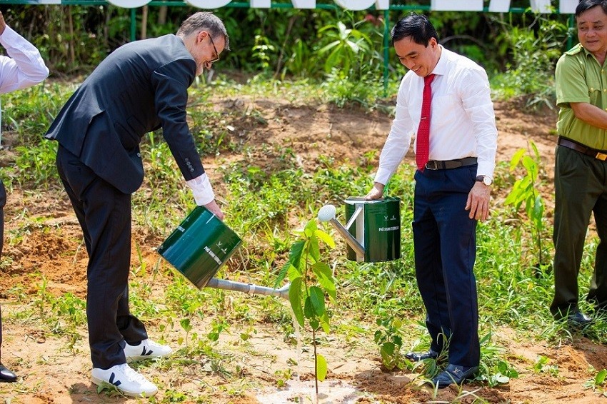 VinFast khởi động dự án trồng cây  'Phủ Xanh Tươi Lai'