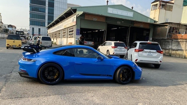 Porsche 911 GT3 của “Cường đô la” ra biển trắng