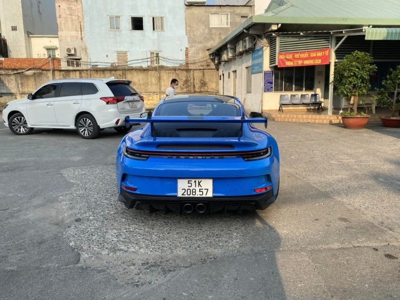 Porsche 911 GT3 của “Cường đô la” ra biển trắng