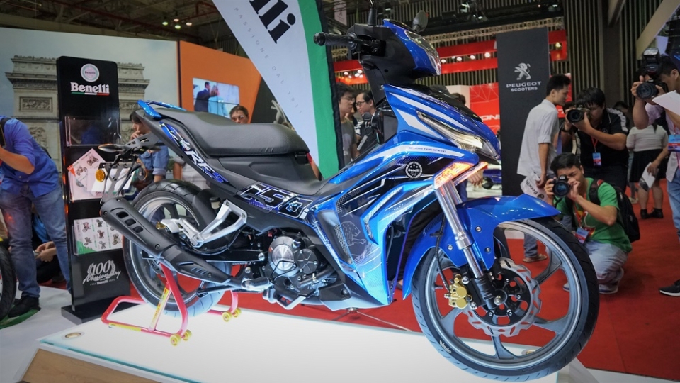 [VMCS 2017] Benelli bất ngờ ra mắt mẫu xe côn tay RFS150i
