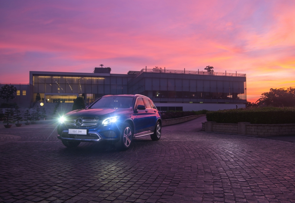 mercedes benz glc 200 da san sang den tay khach hang