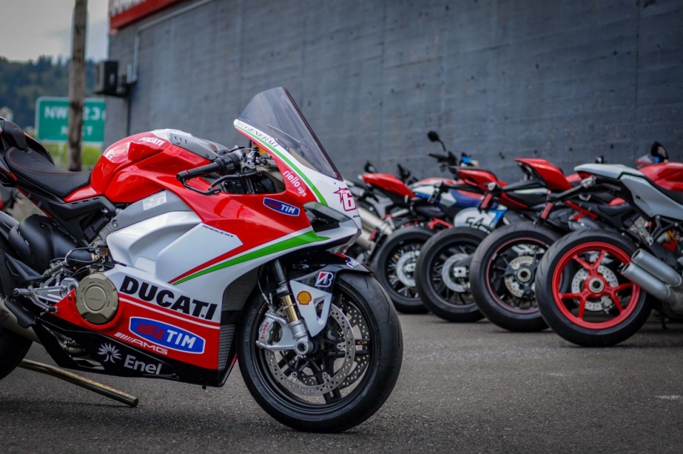 ducati panigale v4 nicky hayden sieu mo to duy nhat gia tien ty