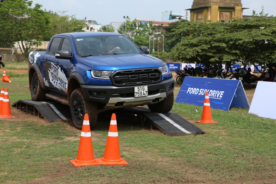 trai nghiem off road tai su kien ford suv drive