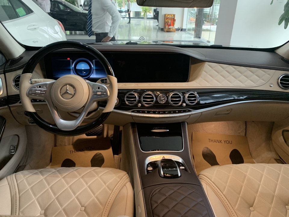 mercedes maybach s650 2019 dau tien tai viet nam den tay khach hang